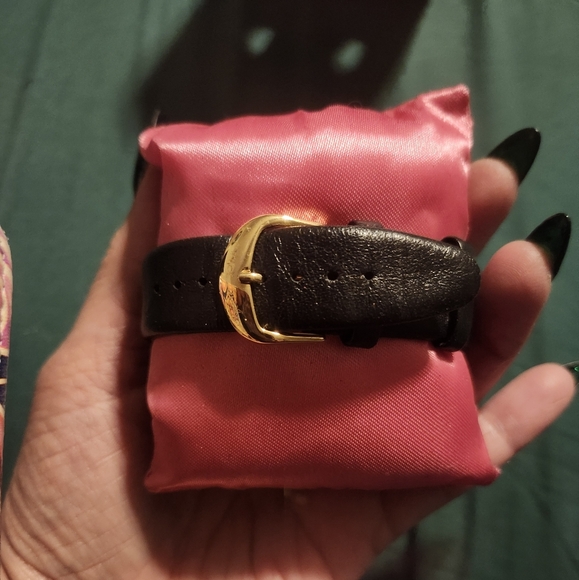 Besty Johnson watch - Picture 4 of 6